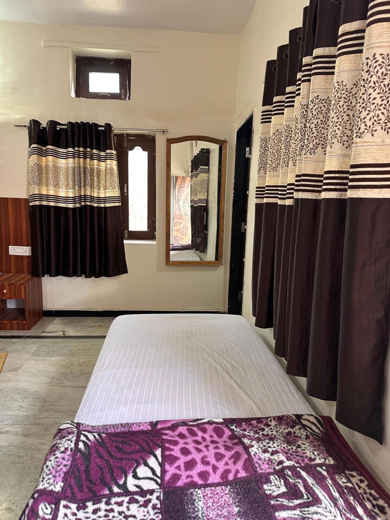 Laxmanji Villas Abu Zewnętrze zdjęcie